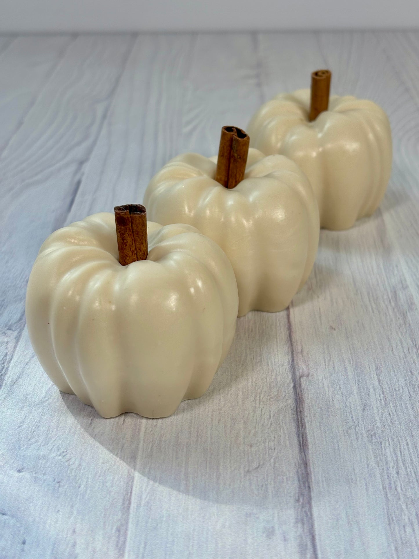 Shea Butter White Pumpkin & Cinnamon Sticks Soap – 4 oz