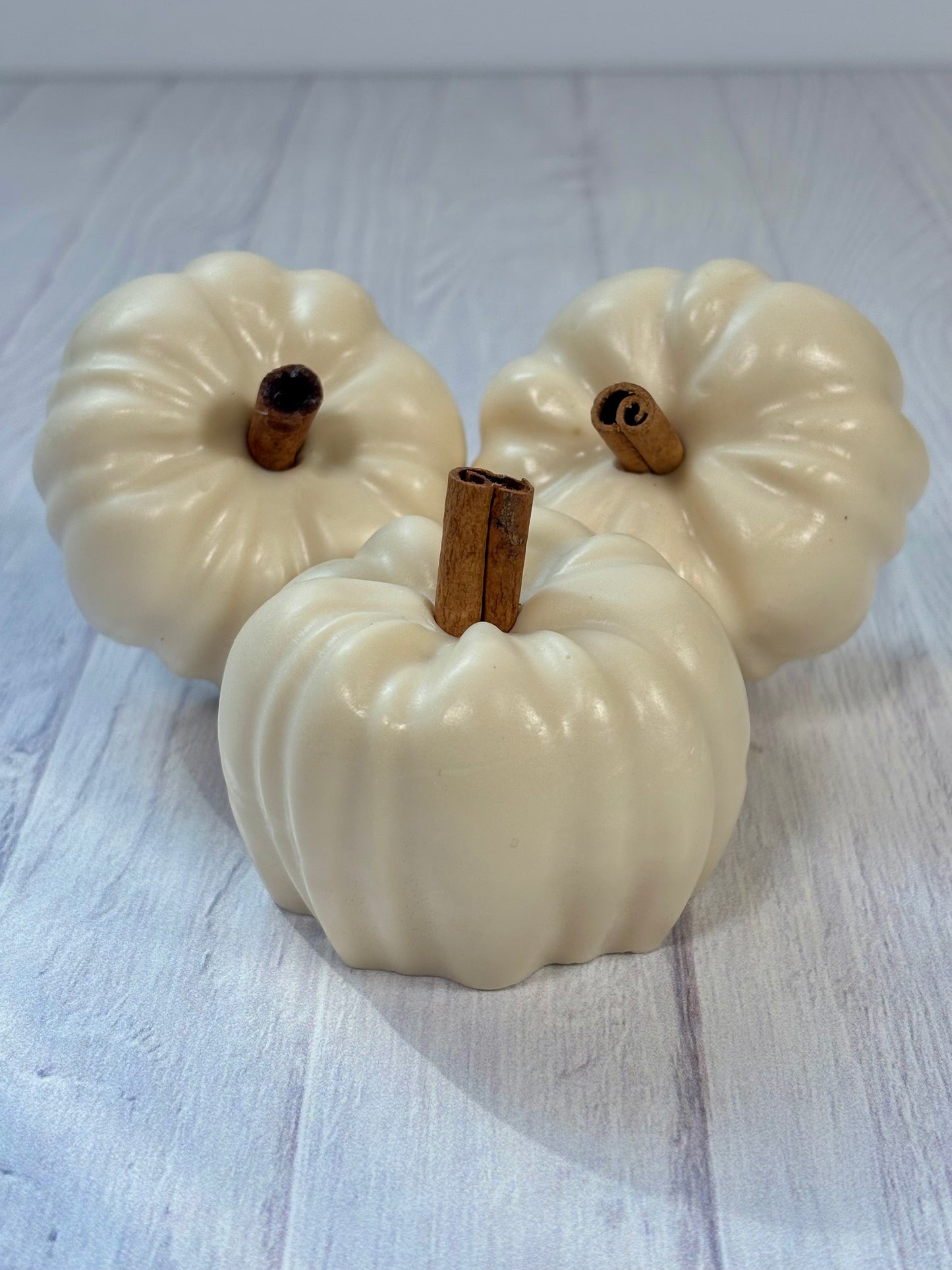 Shea Butter White Pumpkin & Cinnamon Sticks Soap – 4 oz