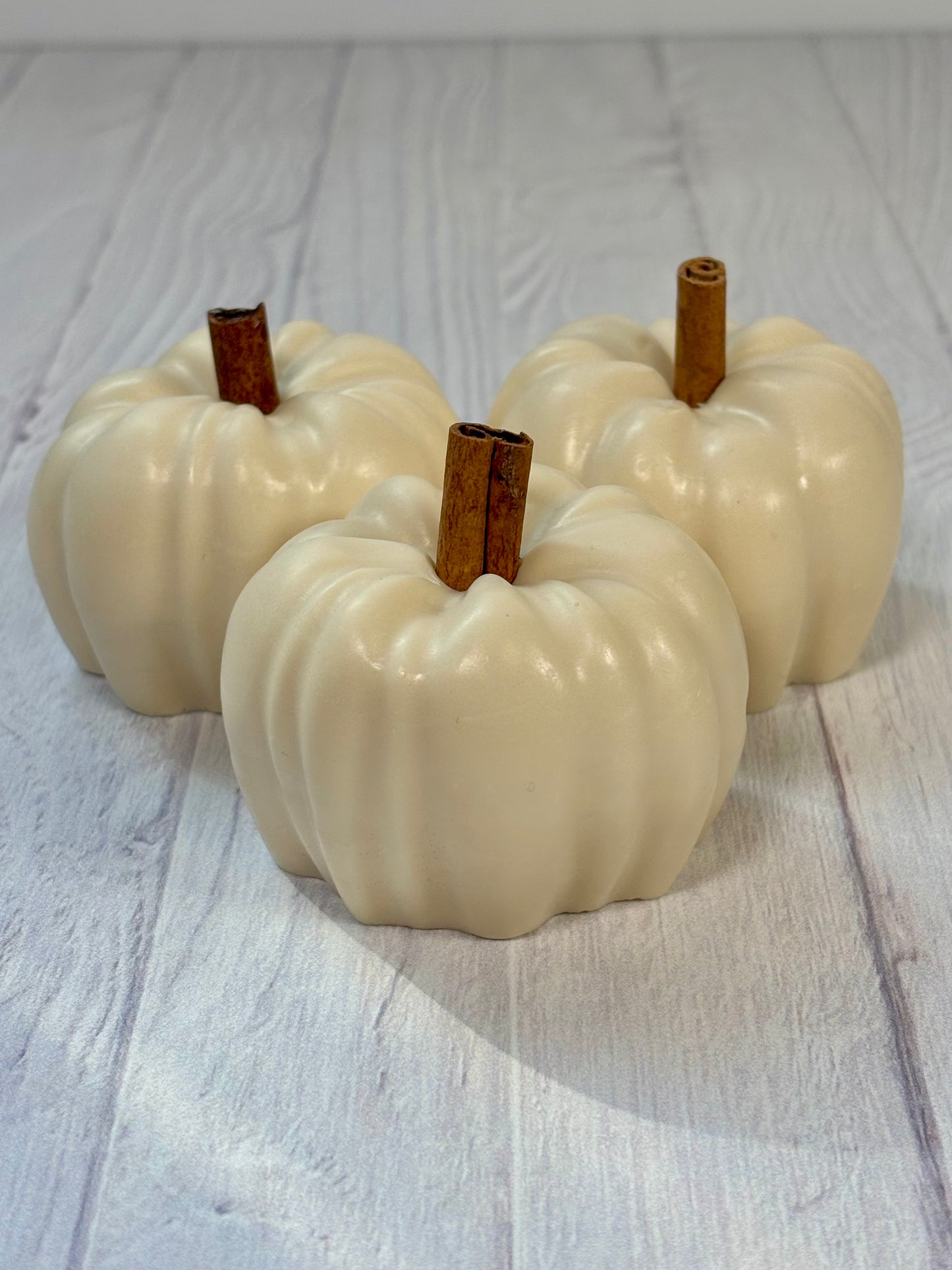 Shea Butter White Pumpkin & Cinnamon Sticks Soap – 4 oz
